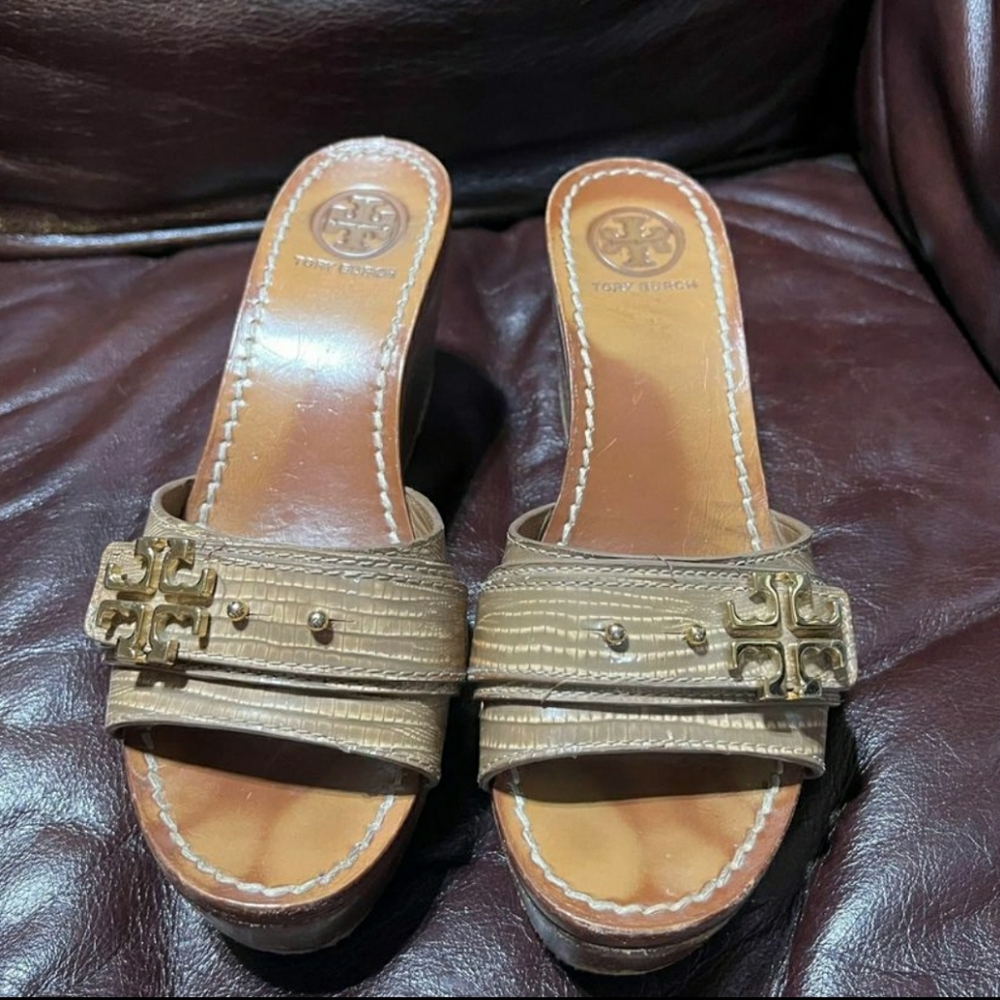 Tory Burch Claremont Quilted Logo Wedge Heels Size 9.5 Black